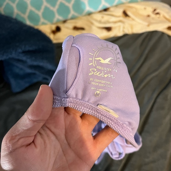 NWOT Hollister Runched Bikini Top - Picture 4 of 4